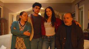 Família unida... e despejada: em 'Quem Ama Cuida', para onde mãe, avô e irmão de Adriana vão após Pilar expulsá-los de casa? É de cortar o coração!