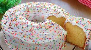 Bolo de festa simples muito fofinho e molhadinho, com aquele gostinho de infância