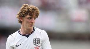 Bellingham ganha força por vaga na estreia da Inglaterra