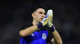 Goleiro da Argentina prevê final da Copa contra o Brasil e título nos pênaltis