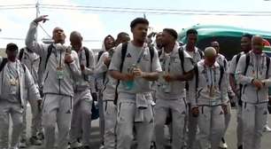Jogadores da África do Sul fazem a festa em chegada para jogo de abertura da Copa do Mundo; veja