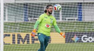 Alisson chega à 3ª Copa do Mundo como titular e iguala goleiros históricos do Brasil