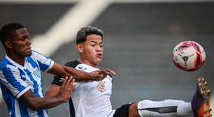 Atacante do Corinthians iguala número de gols da última temporada e vive ano de destaque