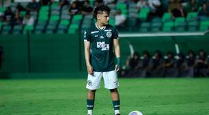 Esli Garcia vê placar injusto e dispara após goleada do Goiás: "Um jogo"