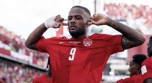 Larin celebra gol do empate do Canadá após sair do banco: "Momento especial"
