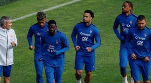 França faz primeiro treino nos EUA em meio à sombra de Mbappé