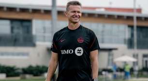 Técnico do Canadá exalta empate com a Bósnia, mas se queixa: "Tivemos o jogo na mão"