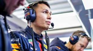 Alex Albon encontra lenda da Fórmula 1 e faz homenagem antes de quebrar sua marca pela Williams
