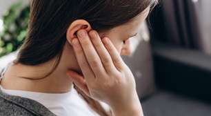 Cuidado com o volume alto nos fones: risco real para a audição