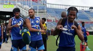 Olha esse carisma! Jogadores do Curaçao chegando para treinar