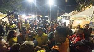 GCM tenta impedir telão com estreia do Brasil no Largo da Batata e causa confusão; veja vídeo