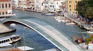 Veneza prende carregadores de bagagem que extorquiam turistas