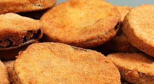 Berinjela a milanesa super sequinha e crocante feita com um empanado especial e muito fácil