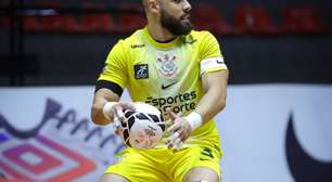 Goleiro do Corinthians lamenta eliminação na Copa LNF e promete reação na temporada