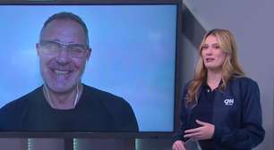 Ex-goleiro da Seleção, Carlos Germano se emociona ao vivo ao ser entrevistado pela filha