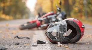 Queda de moto seguida de atropelamento deixa um morto em Porto Alegre