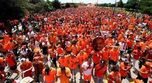 Torcida da Holanda faz festa em Dallas antes da estreia na Copa do Mundo