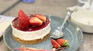 Torta gelada de morango sem açúcar: refrescante, cremosa e perfeita para os dias quentes