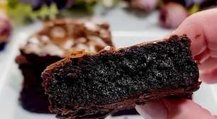 Brownie perfeito e bem úmido, com aquela casquinha craquelada irresistível por fora