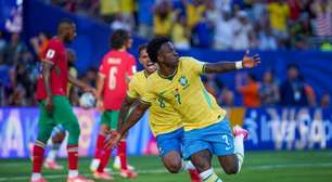 Vini Jr iguala Ronaldinho em Copas e reforça protagonismo no Brasil