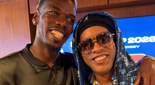 Ronaldinho Gaúcho atrai multidão antes de jogo do Brasil é tietado por Pogba