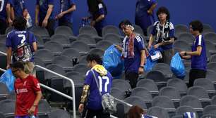 Japão repete tradição nas arquibancadas e protagoniza cena marcante na Copa do Mundo