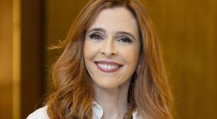 "Quem Ama Cuida": Deborah Evelyn usa colares de até R$ 398 para compor o estilo elegante de Carmita