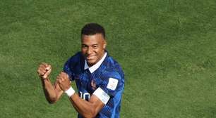 Mbappe comemora vitória na estreia da França e ignora críticas ao seu futebol