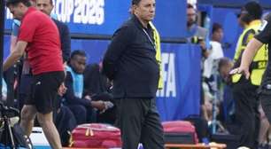 Técnico do Irã relata ordem de retorno imediato após estreia na Copa