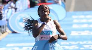 Tigst Assefa lidera forte elite feminina da Maratona de Berlim 2026
