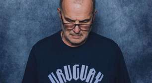 Bielsa explica o motivo de olhar para baixo em fotos oficiais da Copa do Mundo