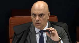 Moraes mostra linha do tempo e diz que Eduardo levou 'desinformação' aos EUA para beneficiar Bolsonaro