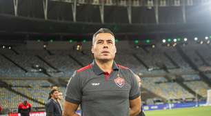 Enquanto o elenco descansa, Jair Ventura arma nova versão do Vitória