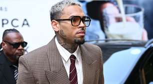 Julgamento de Chris Brown por ataque de cachorro é adiado após declaração de nulidade