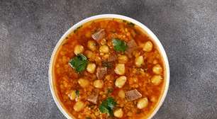 Sopas ricas em proteínas: 5 receitas leves e nutritivas para almoço e jantar