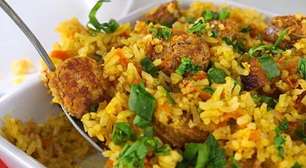 Arroz mineiro com linguiça legítimo e muito bem temperado, feito com aquele segredo especial