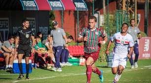 Fluminense dá show fora de casa, goleia São Paulo e encosta no líder do Brasileiro