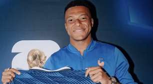 Mbappé entra para a história da França e recebe homenagem de Deschamps
