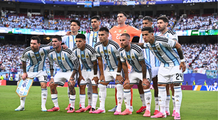 Frase com trocadilho 'El Último Tango' explica fato de Messi ser o único jogador sem chuteira rosa