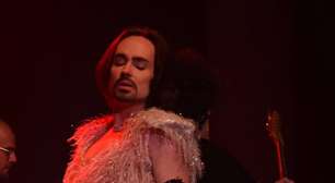 Johnny Hooker é o terceiro convidado do Sonora Apresenta em show intimista com fãs