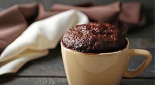 Bolo de chocolate fit de caneca: receita saudável pronta em poucos minutos