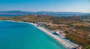 Itália recupera 4 toneladas de areia e conchas retiradas da Sardenha por turistas