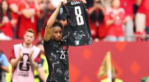 Canadá goleia Catar em jogo com fratura após entrada violenta