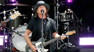 Eddie Vedder toca música inédita em inauguração do Obama Center