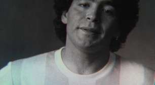 Propaganda com imagem de Maradona recriada por IA causa polêmica na Argentina