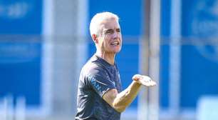 Em meio à Copa, Grêmio de Luís Castro vai atrás de atacante que joga no México