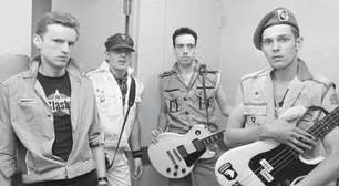 The Clash: icônico baixo quebrado da capa de 'London Calling' será exibido em museu