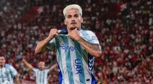 Com emoção e emboscada, Málaga vence Almería fora de casa e garante vaga na LaLiga
