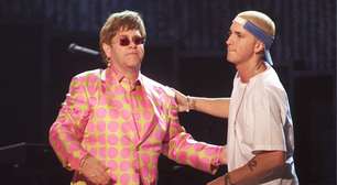O inesperado presente que Eminem entregou a Elton John, segundo John Waters