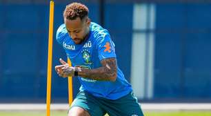 Neymar faz trabalho com bola e se aproxima de retorno com a Seleção Brasileira